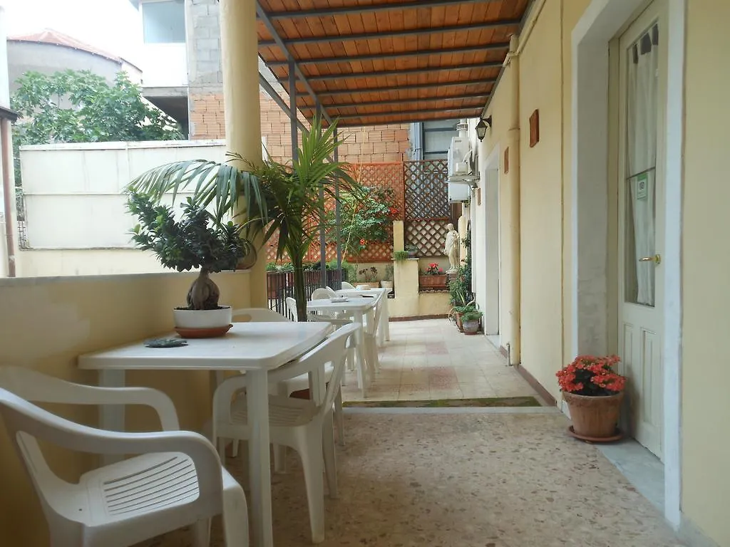Etna Bed & Breakfast Belpasso 3*,