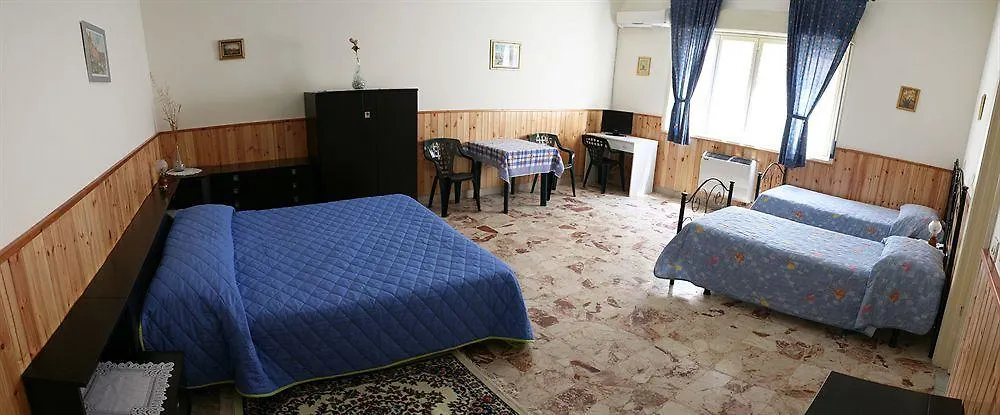 Etna Bed & Breakfast Belpasso 3*,  İtalya